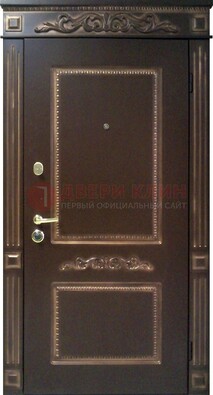 Входная дверь с массивом дуба в темном цвете ДМД-65
